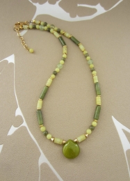 ketting druppel jade